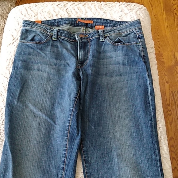 Blu Jeanious - Picture 6 of 16